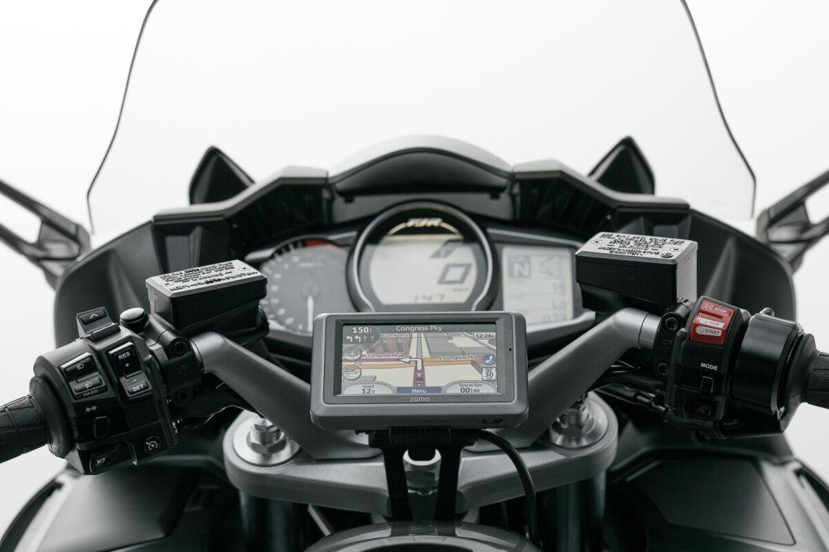 GPS.06.646.10200/B - SW Motech Handlebar GPS Mount - Yamaha FJR 1300 2004-2020 - Black