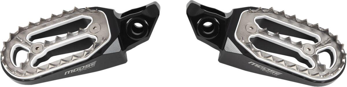 P17-54B6B - Moose Racing Qualifier Foot Pegs For Husqvarna FC250 2023-2025 - Black/Chrome/Silver