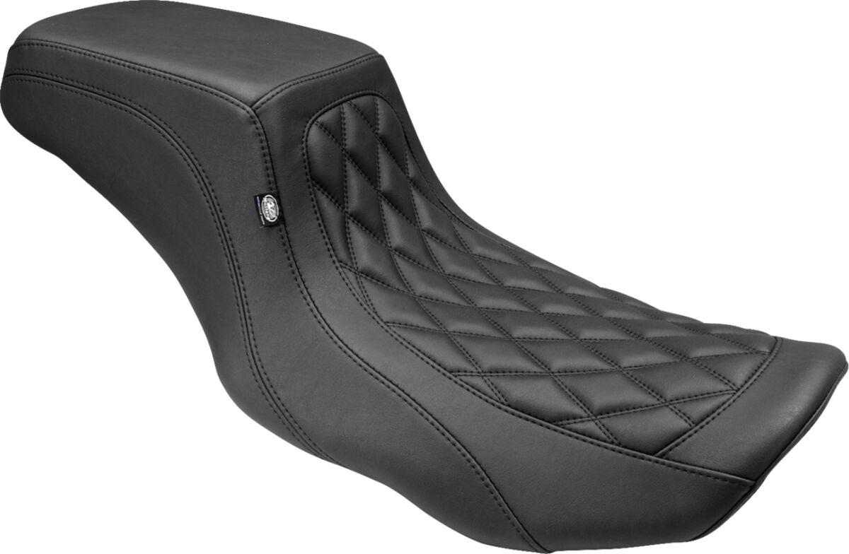88416 - Mustang Double Diamond Squareback Seat For Harley Davidson FLHX 1923 2024-2026 - Black