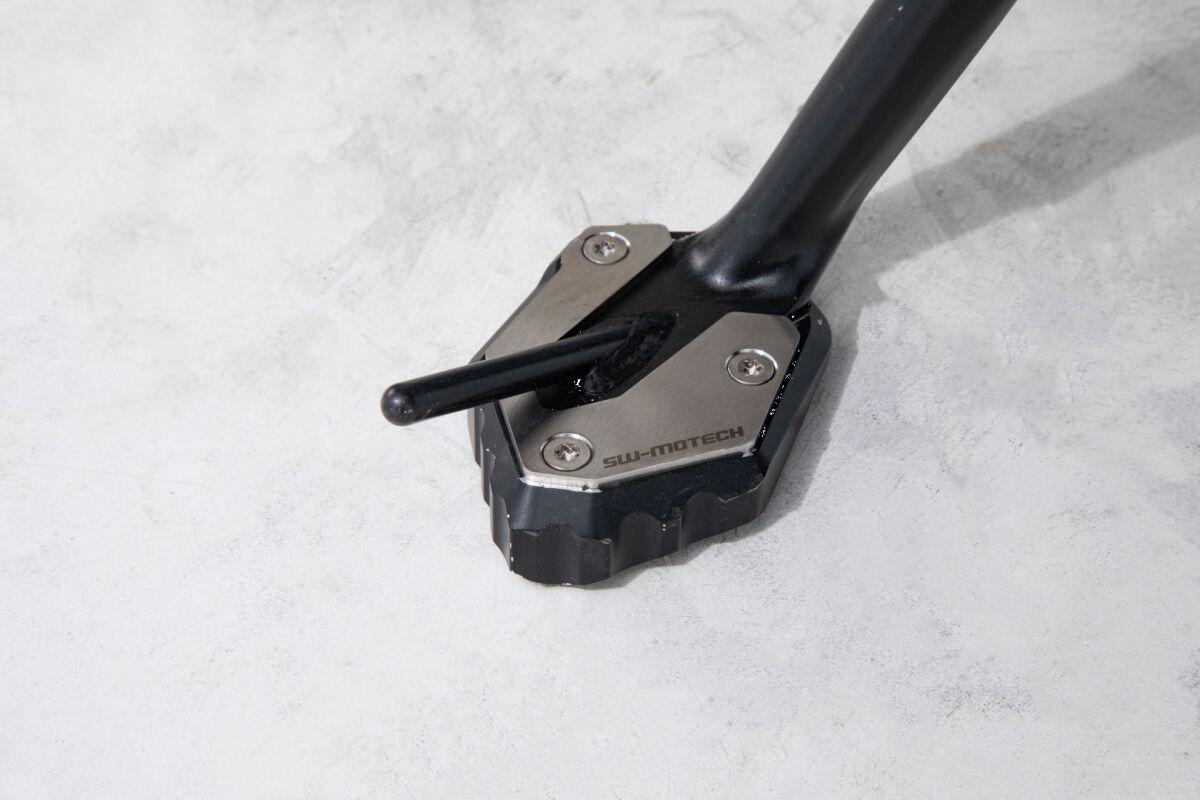 STS.06.921.10000 - SW Motech Side Stand Foot Extension - Yamaha MT-09 2021-2022 - Anodised/Black/Silver