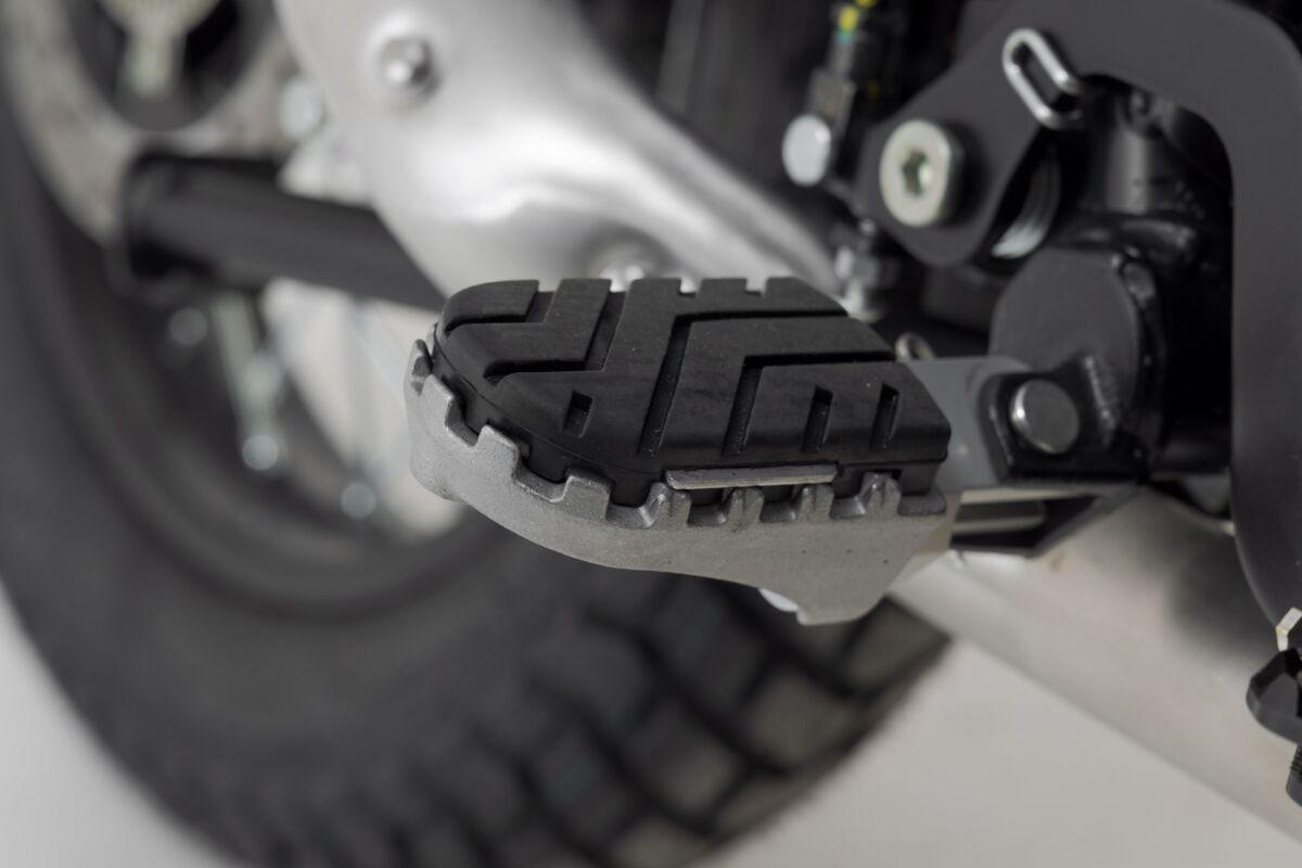 FRS.07.011.10602/S - SW Motech ION Footpegs - Royal Enfield Himalayan 400 2021-2022 - Black/Silver