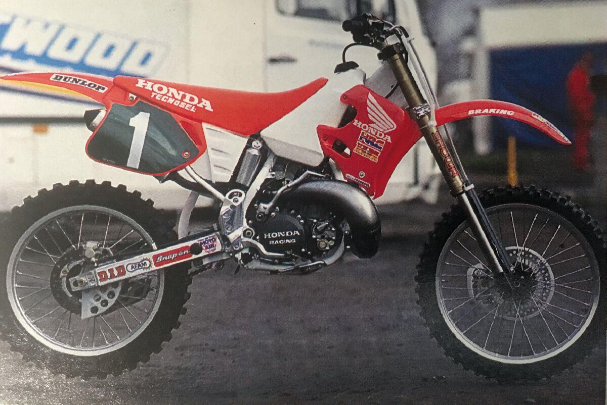 Tecnosel Red 11V01 - Team Honda Seat Cover For Honda Cr125 1993-1997
