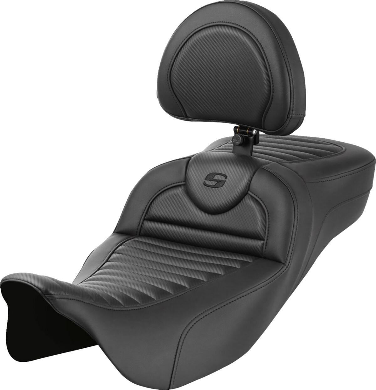 808-07B-205B0 - Saddlemen Roadsofa Extended Reach Carbon Fibre Tuck-n-Roll Seat With Backrest For Harley Davidson FLH 1868 2021 - Black