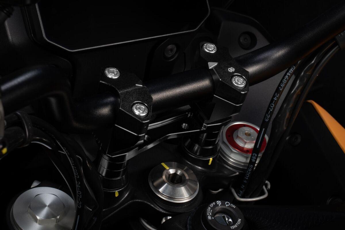 2DGT-21-B - Gilles 2D.GT Handlebar Risers For Moto Guzzi Stelvio 1000 ABS 2024-2026 - Black